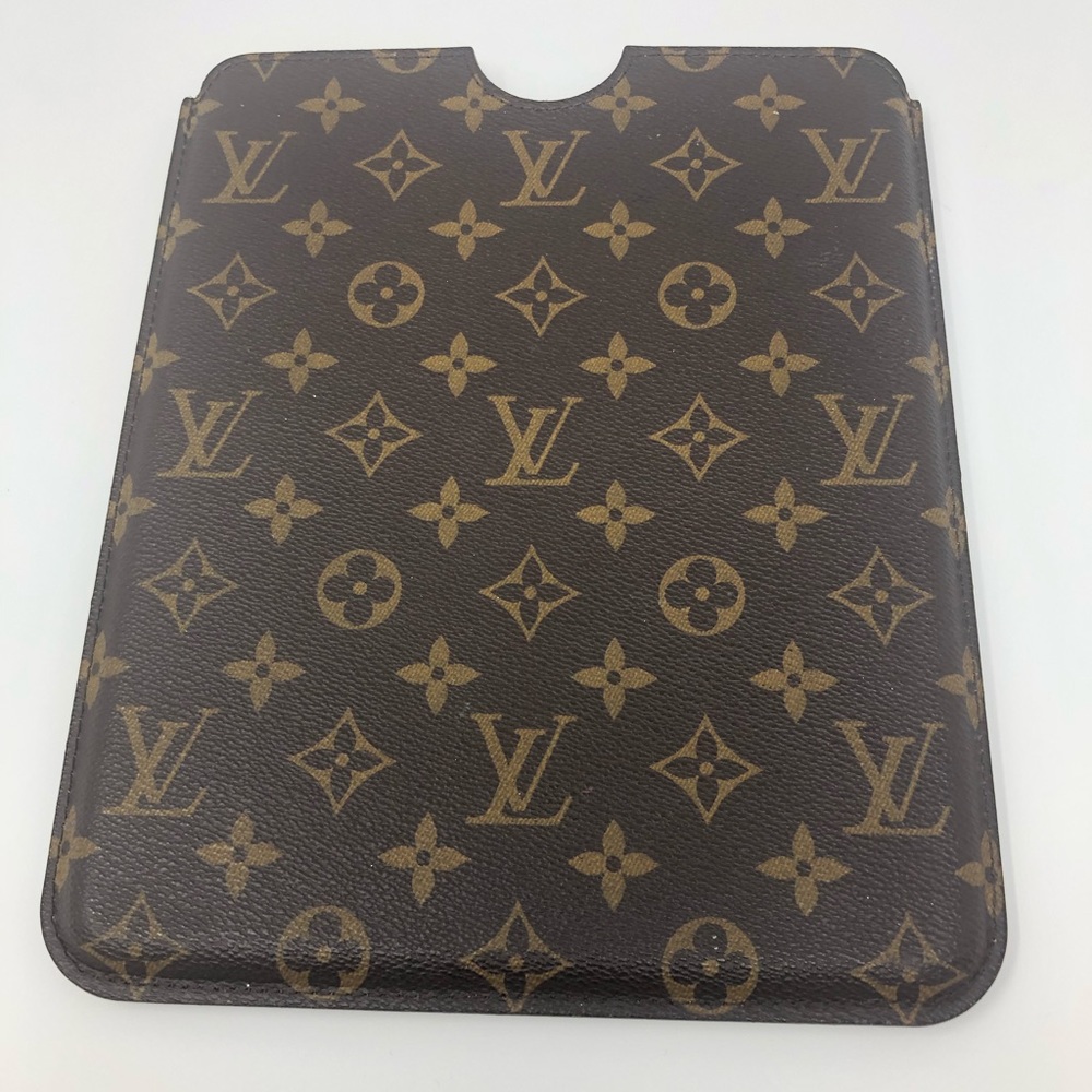 LOUIS VUITTON iPad sleeve
